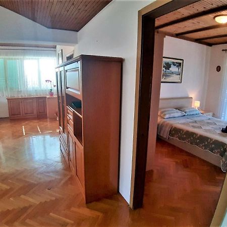 Apt Mirella Apartment Rovinj Exteriör bild