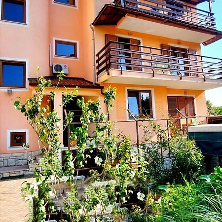 Apt Mirella Apartment Rovinj Exteriör bild