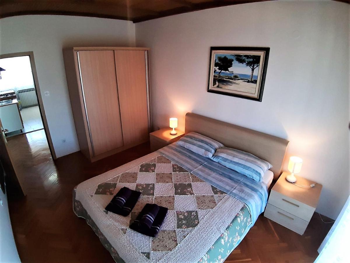 Apt Mirella Apartment Rovinj Exteriör bild